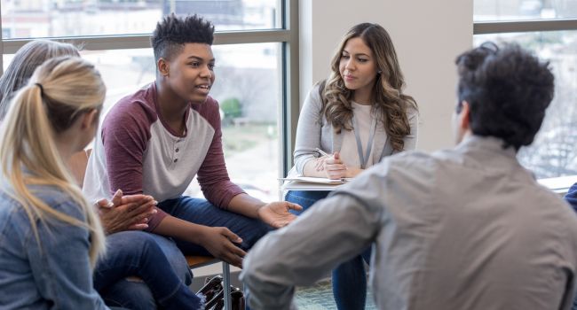 teens in therapy for low self-worth