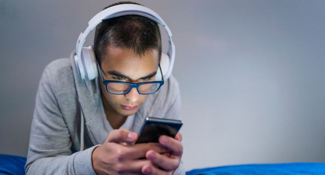 Role of Social Media and Technology in Arizona Teen Anxiety