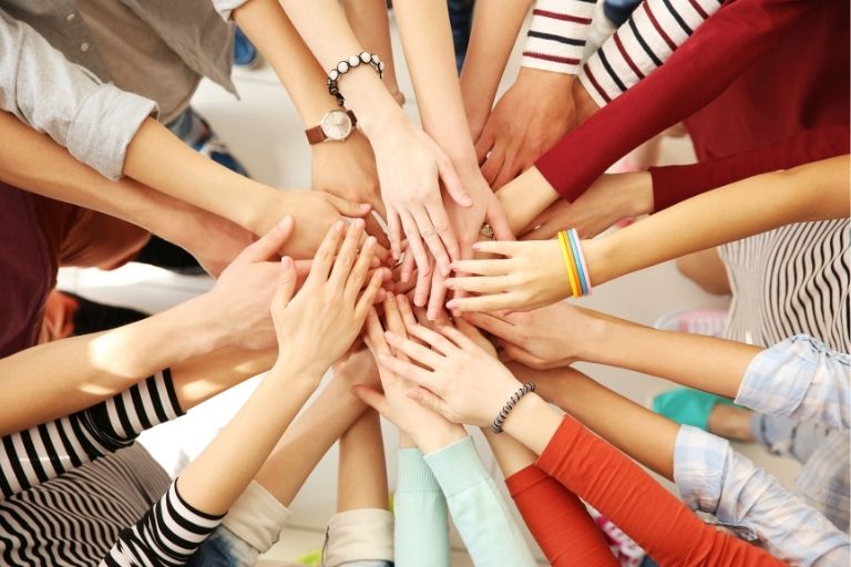 an image of a group counseling session during mental health treatment for teens